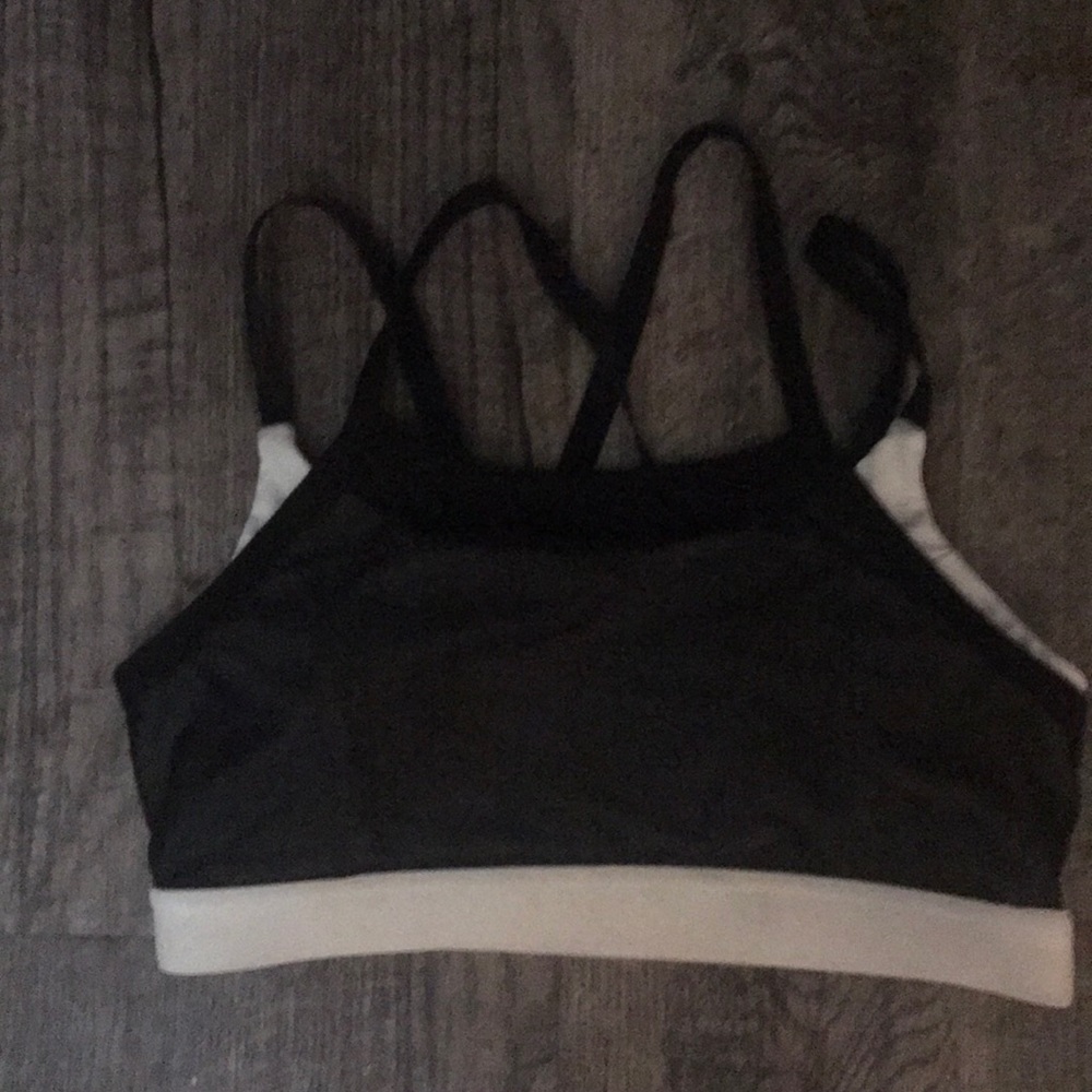 🦄🦄Sports Bra White W/Black Mesh 5/25